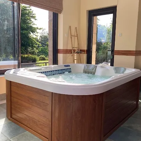 Appartement De Charme Avec Piscine - Domaine De Rubiou
