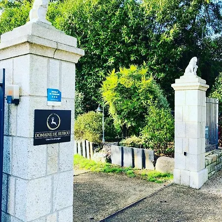 Appartement De Charme Avec Piscine - Domaine De Rubiou *